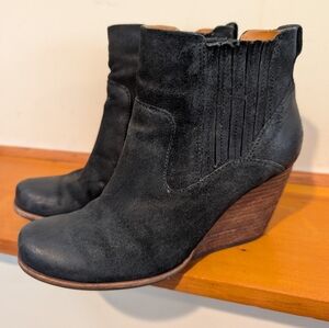 Kork-Ease Black Suede Wedge Ankle Boots Womens 7.5 Heeled Booties